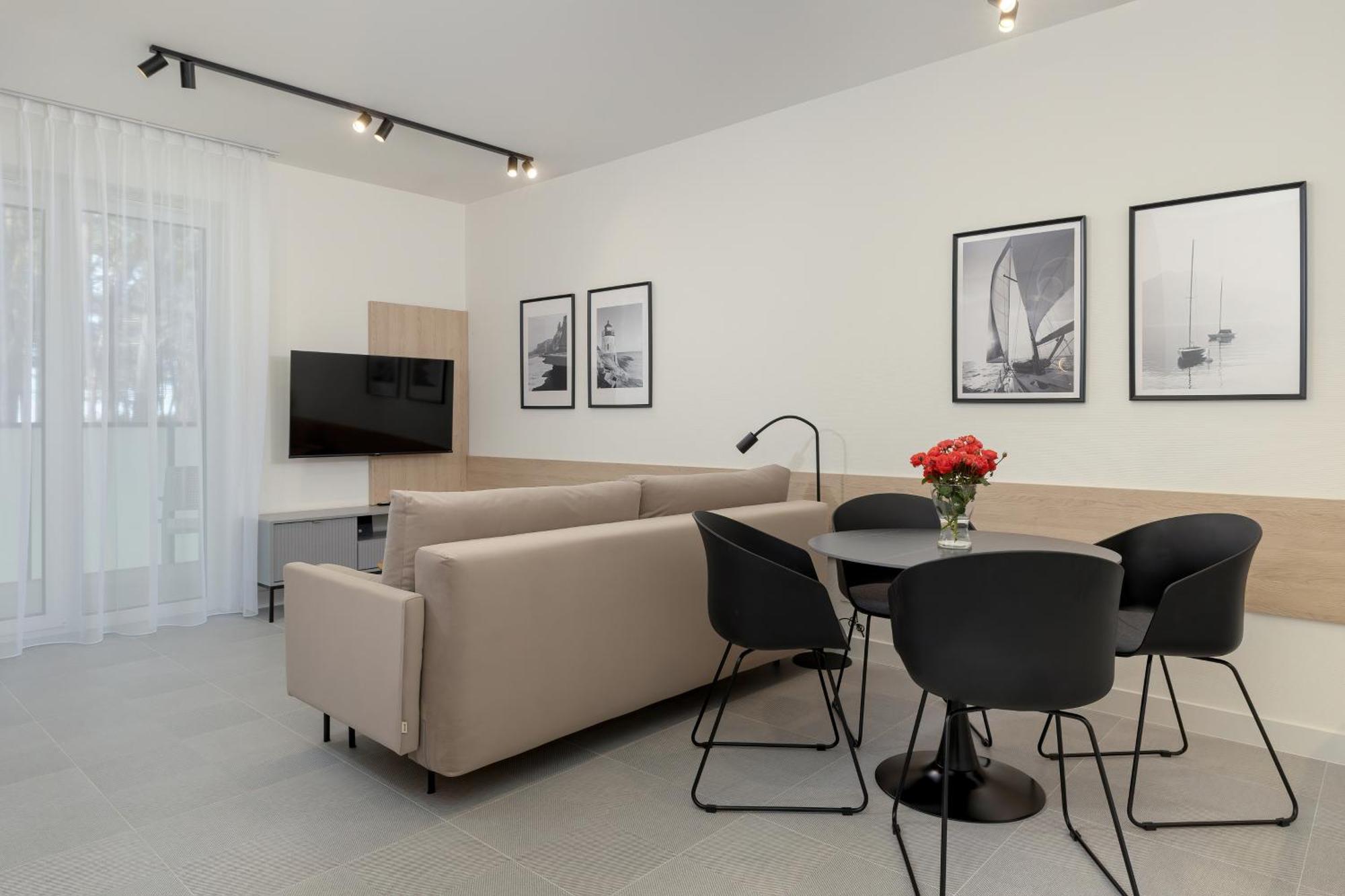 Aquamarina Dabki Marina Invest Aparthotel Ngoại thất bức ảnh